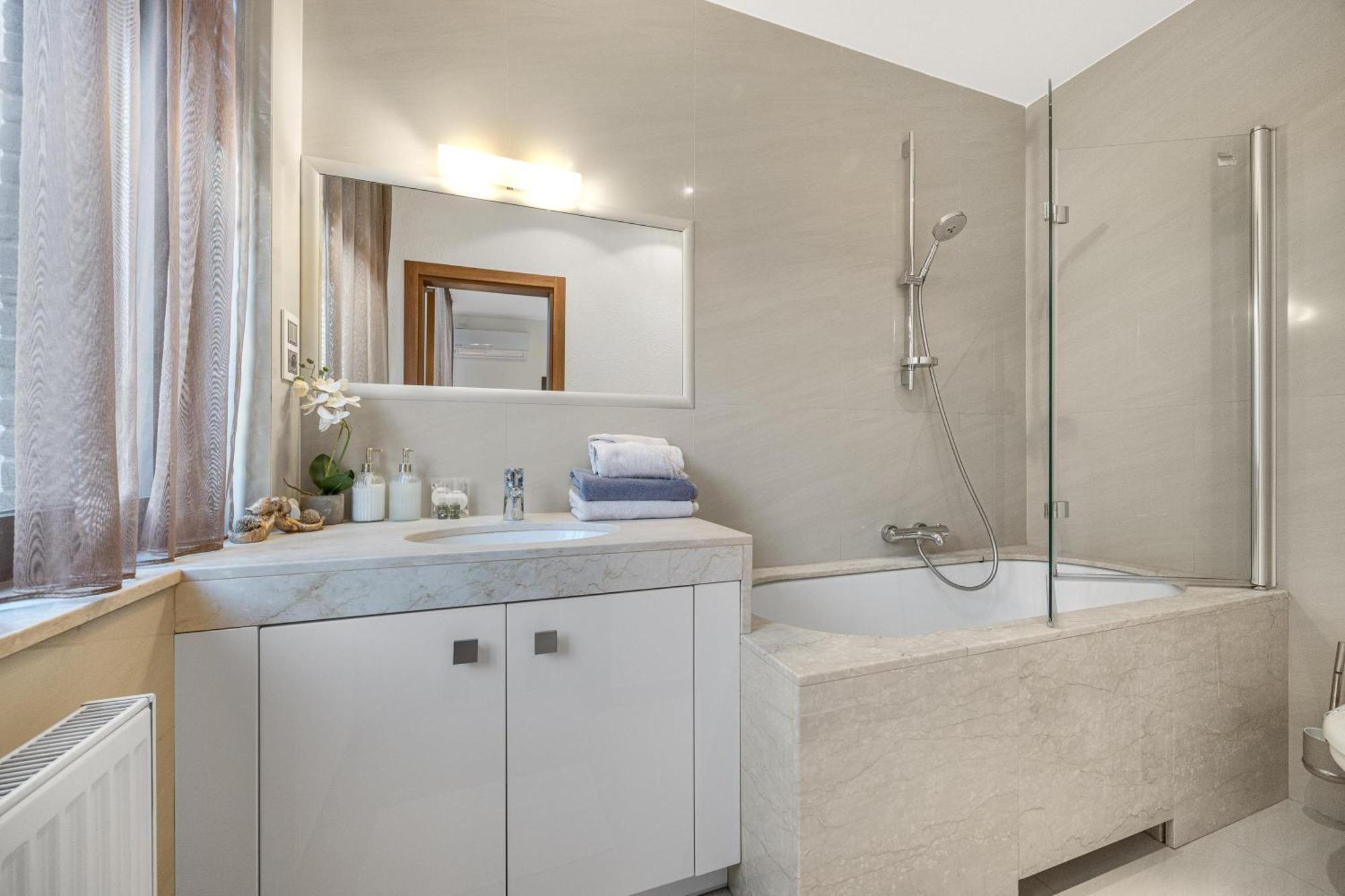 Revon Business Apartment 48 Dunajska Bratislava Buitenkant foto
