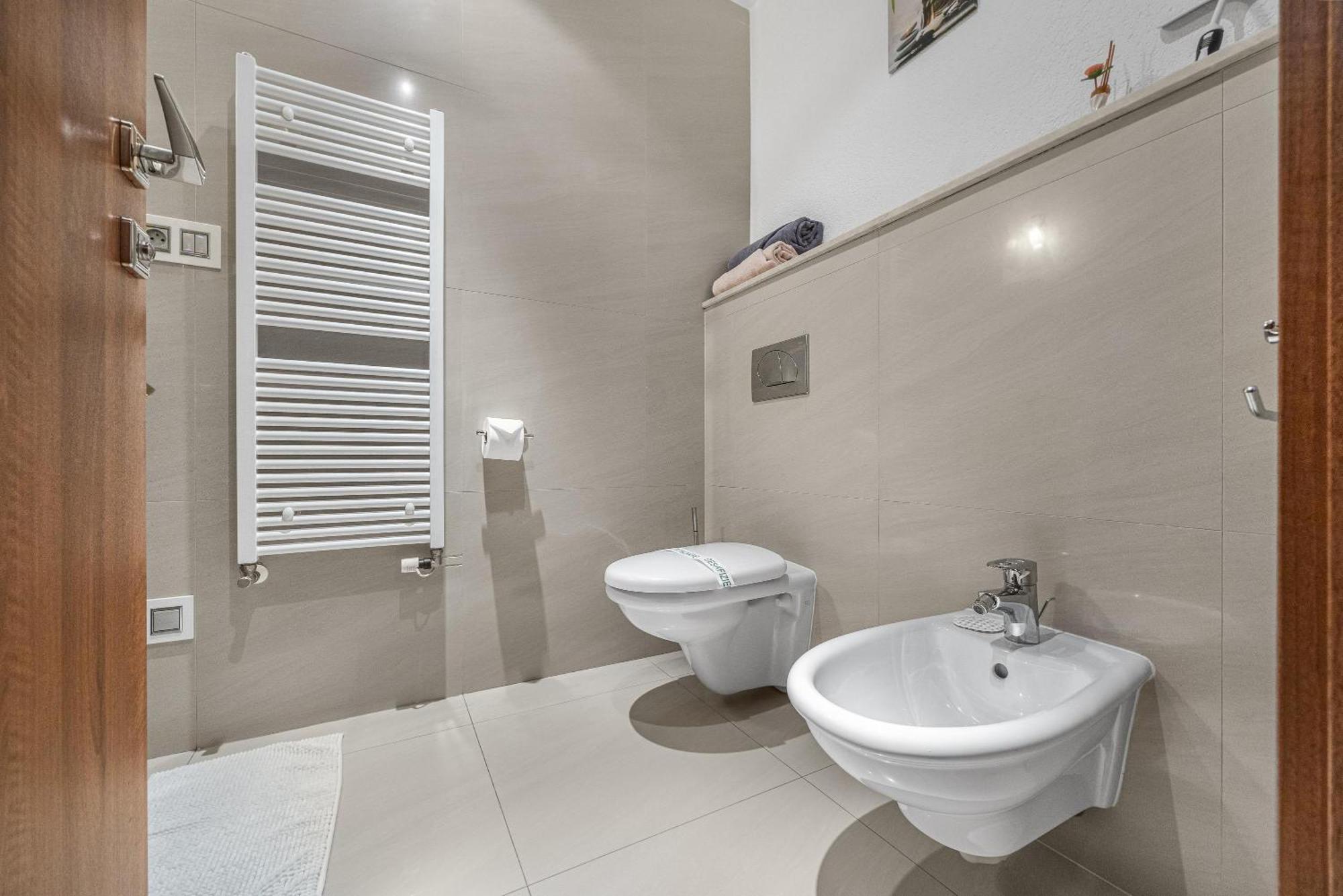 Revon Business Apartment 48 Dunajska Bratislava Buitenkant foto